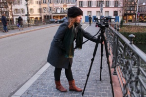 personne-avec-une-camera